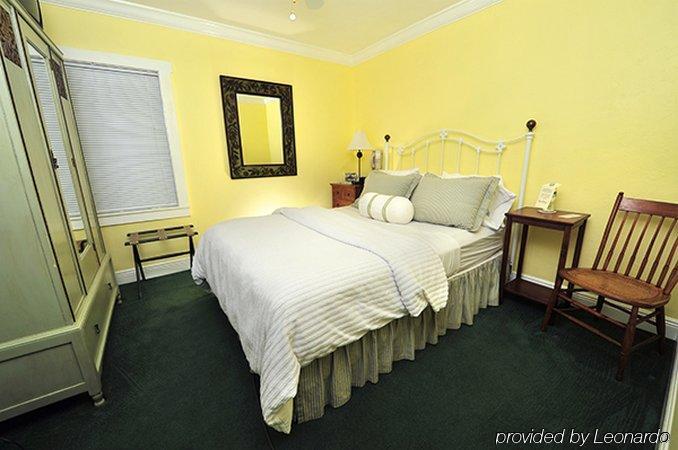 Mango Inn Bed And Breakfast Лейк-Уорт Номер фото